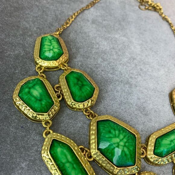 Amrita Singh green gold tone chunky statement necklace - Picture 5 of 10